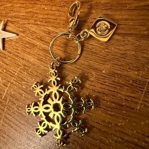 Authentic brand NEW CHANEL 2024/2025 Holiday season Snowflake charm